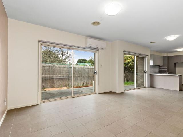 2 BEDROOM UNIT THAT WILL DEFINITELY IMPRESS!