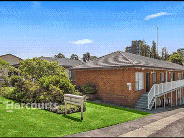 2 Bedroom Unit with Parking Space