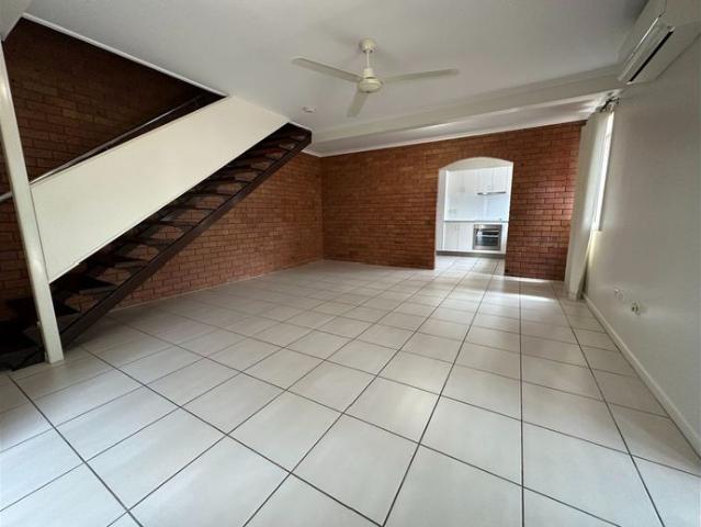 2 Bedroom Unit Convenient Location