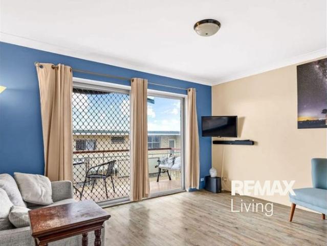 2 Bedroom Unit close to the City!