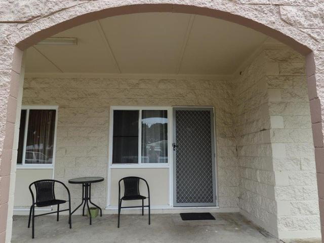 2 BEDROOM UNIT CLOSE TO THE BEACH