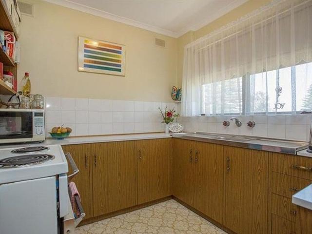 2 Bedroom Unit Close to the Beach