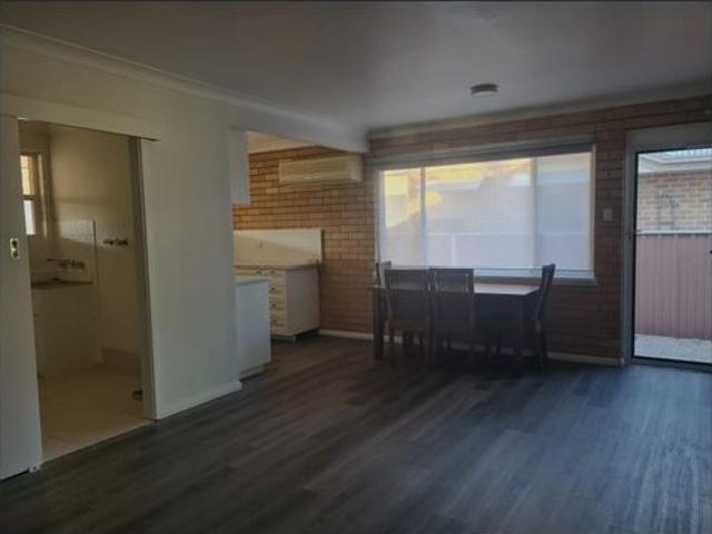 2 Bedroom unit close to beach