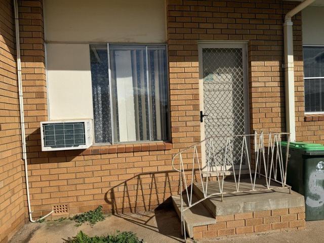 2 BEDROOM UNIT CLOSE TO CBD