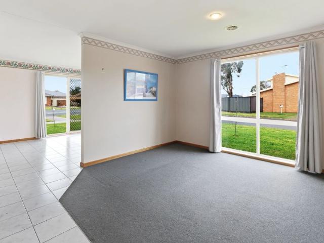 2 BEDROOM UNIT FOR RENT IN WERRIBEE