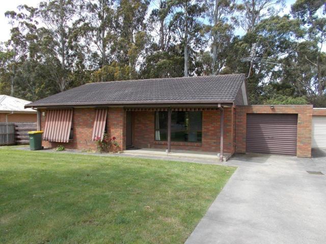 2 Bedroom Unit Great Backyard