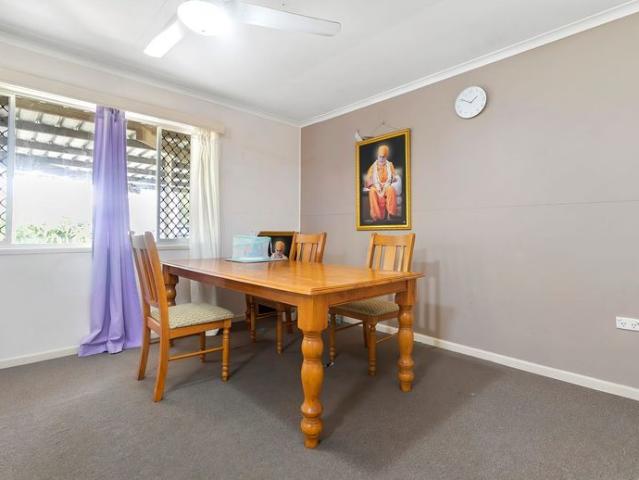 2 Bedroom Unit, Great Location