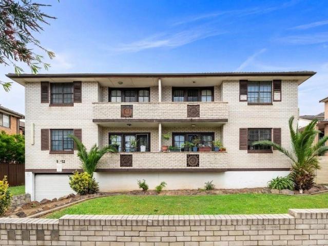 2 Bedroom Unit In The Heart Of Auburn!