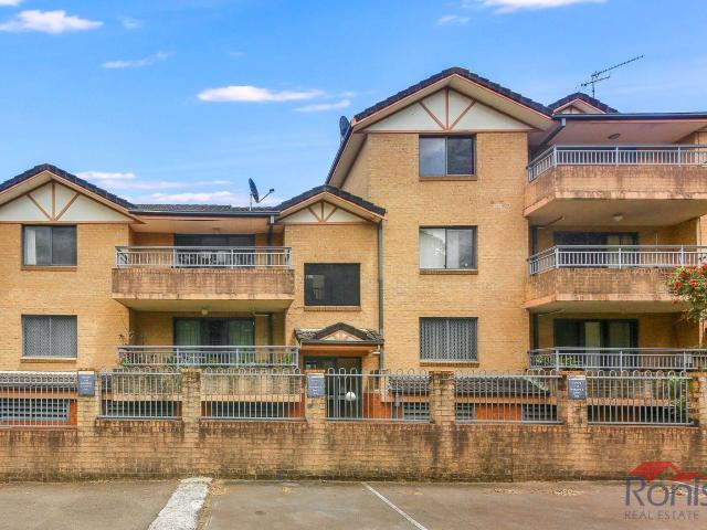 Well Presented Two Bedroom Unit in the Heart of the CBD $590.00 per week
