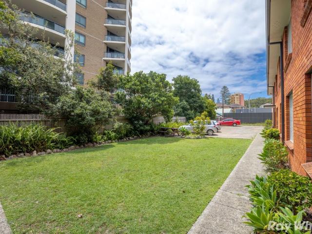 2 BEDROOM UNIT IN THE HEART OF FORSTER!