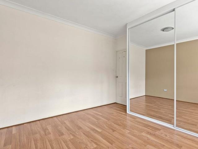 2 Bedroom Unit In The Heart of Hurstville