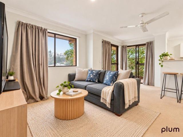 2 BEDROOM UNIT IN THE HEART OF TARINGA