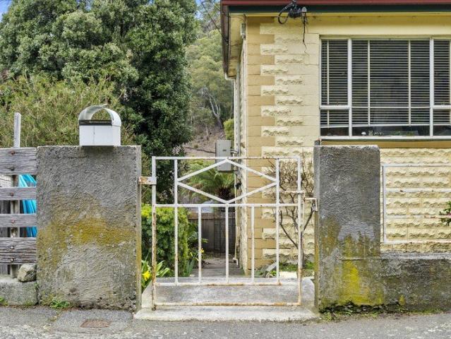 2 Bedroom unit in West Hobart