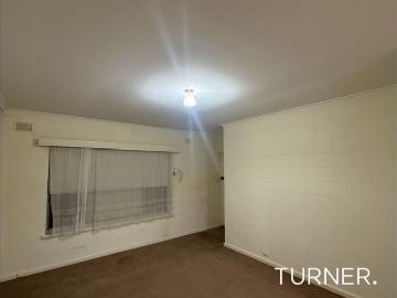 2 bedroom unit in a convenient location