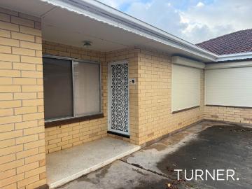 2 bedroom unit in a convenient location