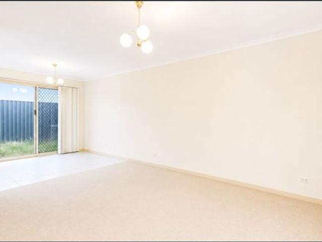 2 Bedroom Unit In a good location of Werribee!