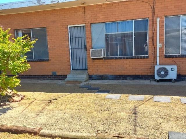 2 bedroom unit in a great location!