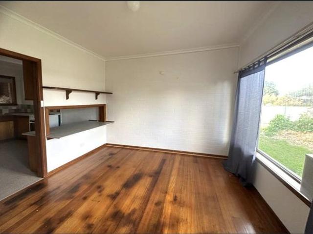 2 bedroom unit in a great location!