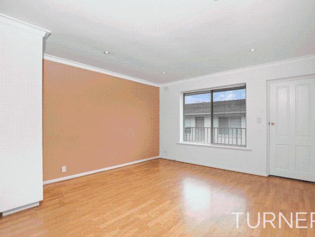 2 Bedroom Unit in a Super Convenient Location