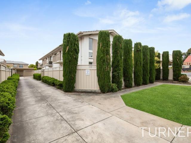 2 Bedroom Unit in a Super Convenient Location