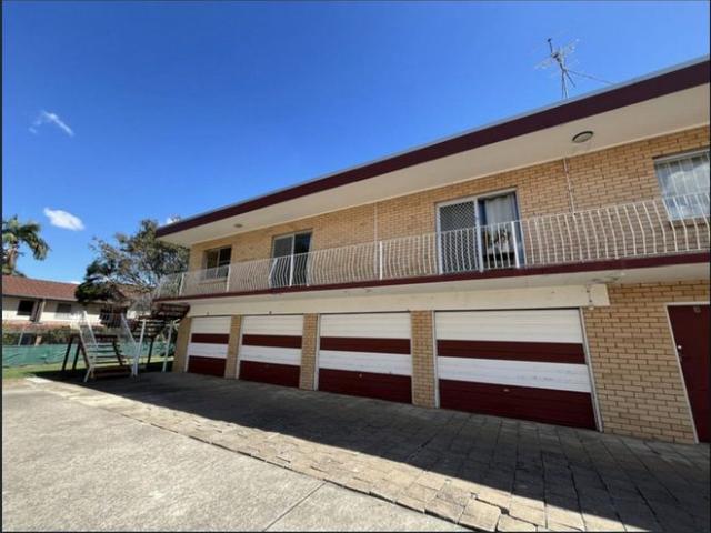 2 BEDROOM UNIT IN ANNERLEY!