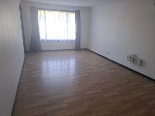 2 BEDROOM UNIT IN CENTRAL LOCATION