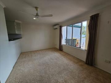 2 Bedroom Unit in Central Location!
