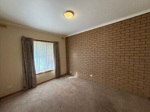 2 Bedroom Unit in Central Shepparton with Private Courtyard