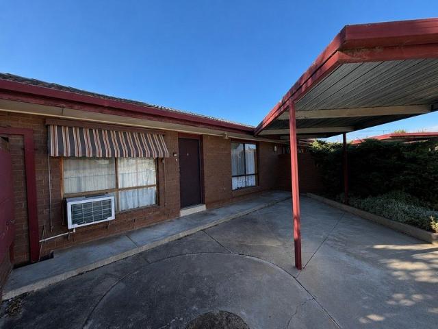2 Bedroom Unit in Central Shepparton with Private Courtyard