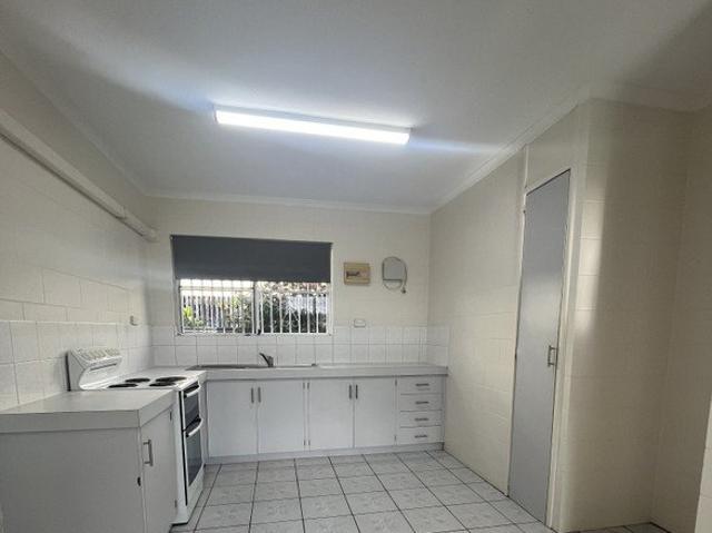2 Bedroom Unit in Convenient Bungalow Location