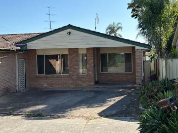 2 Bedroom Unit in Convenient Blue Haven Location
