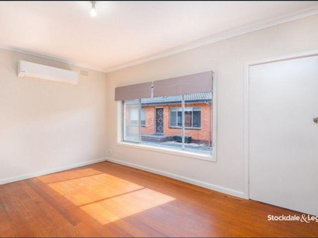 2 BEDROOM UNIT IN CONVENIENT LOCATION