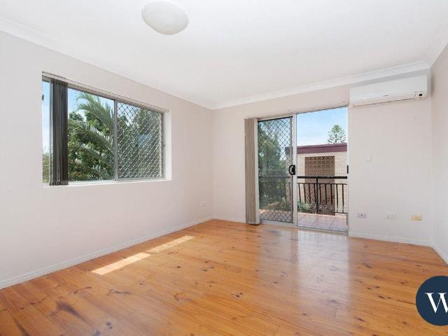 2 Bedroom Unit in Convenient Location