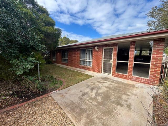 2 BEDROOM UNIT IN DARLINGTON POINT