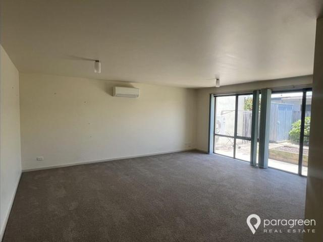 2 BEDROOM UNIT IN FOSTER