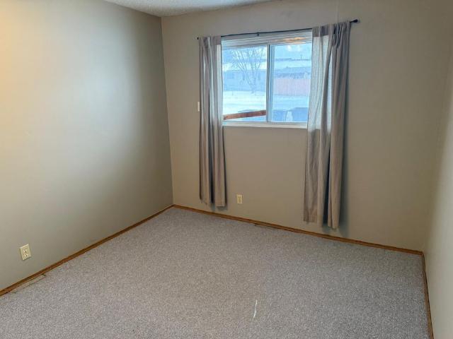 2 Bedroom Unit in Four Plex! Located in Olds!
