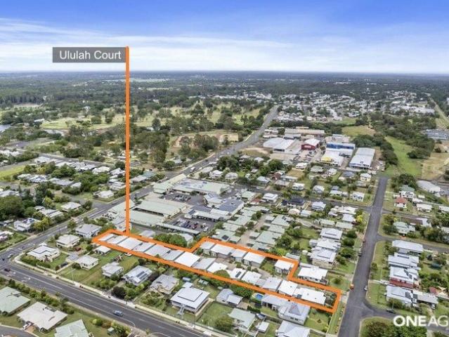2 Bedroom Unit in Gated Complex Close to the Heart of Town