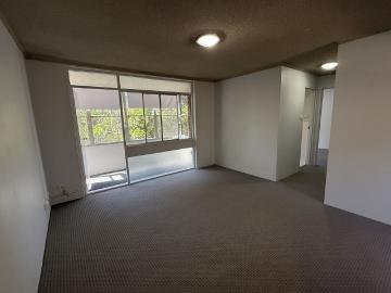 2 Bedroom Unit in Great Location!
