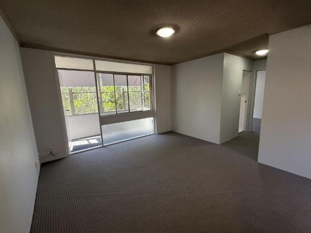 2 Bedroom Unit in Great Location!