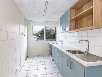 2 BEDROOM UNIT IN GREAT LOCATION