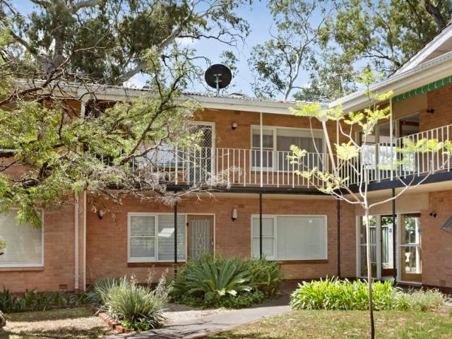 2 Bedroom unit in great location