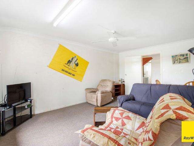 2 Bedroom Unit in great location