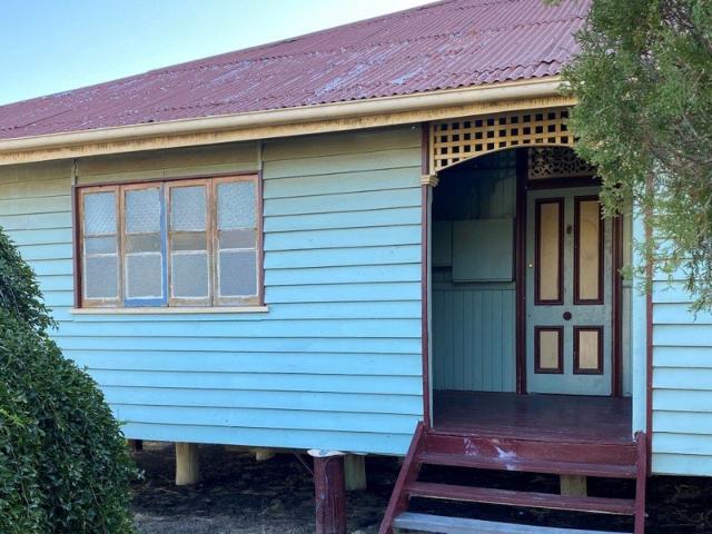 2 Bedroom unit in great location