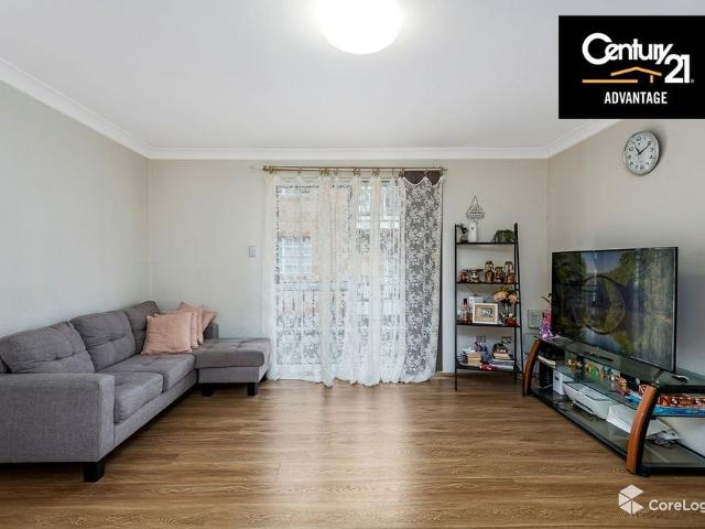 2 Bedroom Unit in Handy Location!
