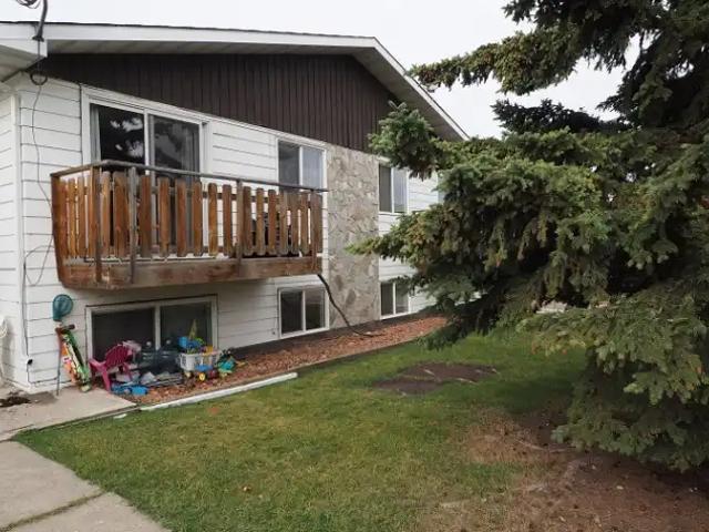 2 BEDROOM UNIT IN INNISFAIL!