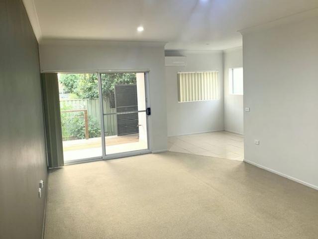 2 BEDROOM UNIT IN PENRITH CBD