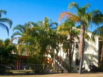 2 Bedroom Unit in Perfect Location!