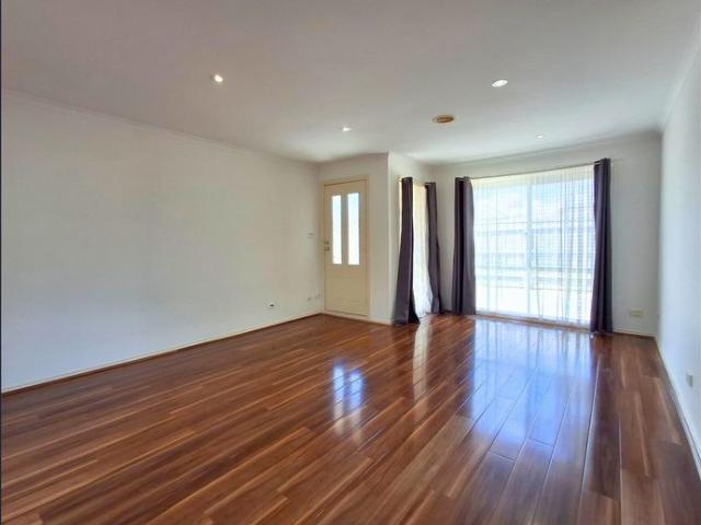 2 Bedroom Unit in Prime Location!