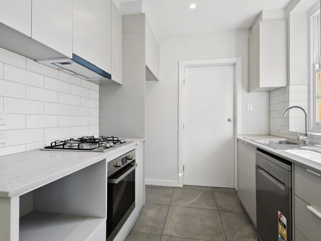 2 Bedroom Unit in Prime Location