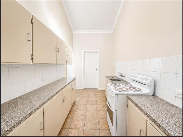 2 Bedroom Unit in Prime Location